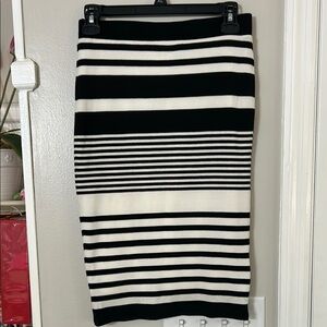 Trina Turk black and white striped pencil skirt Size Petite